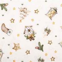 Weihnachtsstoff Baumwollstoff Popelin Allover Weihnachtsmotive creme 1,45m Breite Weihnachtliches Muster mit Laternen, Socken, Sternen und Tannenzweigen