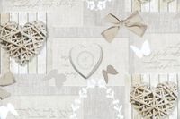 Abwaschbarer Tischdeckenstoff mit Rattanherzen und Schleifen auf Holzoptik in Grau und Beige, Ausschnitt des Dessins.