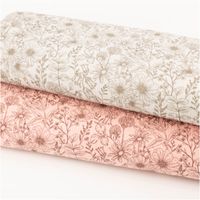 Musselin Stoff Blumen wollweiß beige 1,50m Breite Musselin Stoff Blumen in Wollweiß-Beige und Altrosa-Braun als gefalteter Stoffstapel