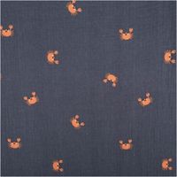 Musselin Stoff Krebse marineblau 1,50m Breite Musselin Stoff mit kleinen orangefarbenen Krebsen auf Marineblau, flach ausgebreitet