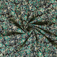 Voile Stoff Batik Blumen indigoblau, gerafft für den Fall des Stoffes Voile Stoff Batik Blumen indigoblau, gerafft für den Fall des Stoffes