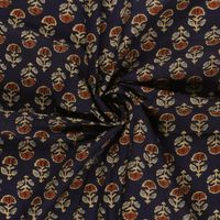 Voile Stoff Batik Ornamente marineblau, gerafft für den Fall des Stoffes Voile Stoff Batik Ornamente marineblau, gerafft für den Fall des Stoffes