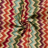 Jacquard Stoff Gobelin Zickzack beige bunt 1,40m Breite – Bild 3 Gobelin Stoff Zickzack beige bunt, gerafft, zeigt Fall und Webstruktur des Dekostoffs