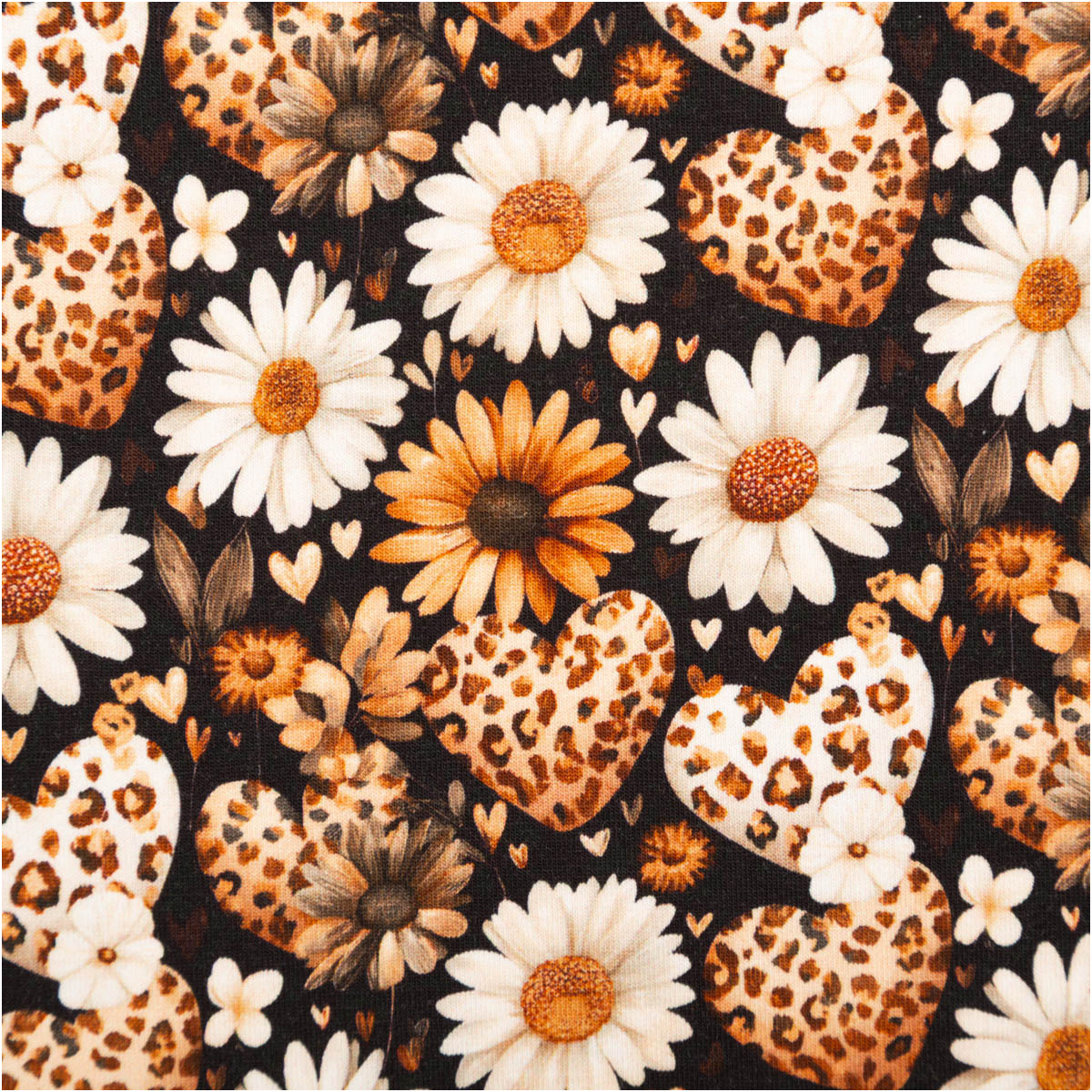 Jersey Stoff Baumwolljersey Digitaldruck Daisy Leo Herzen Blumen schwarz weiß senfgelb 1,5m Breite Nahaufnahme des Jerseys Daisy Leo schwarz: Gänseblümchen, Sonnenblumen und Herzen im Leomuster