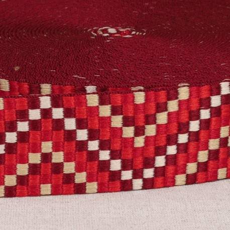 Gurtband Zickzack Chevron rot beige weiß 3,8cm Breite Gurtband mit Zickzackmuster in Rot, Beige und Weiß, 3,8 cm breit, aufgerollt