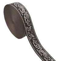 Gurtband Paisley Jacquard grau weiß 4,8cm Breite Breites Gurtband mit eingewebtem Paisley-Muster in Grau und Weiß, 4,8 cm breit, aufgerollt