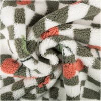 Teddy Stoff Sherpa Fleece Kirschen Schachbrett wollweiß oliv 1,50m Breite Sherpa Fleece Stoff in Spirale gelegt, oliv-weiße Karos und rote Kirschen, Oberflächenstruktur gut erkennbar