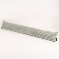 Langer Zugluftstopper aus Breitcord Baby Rib in Mintgrün liegt auf weißem Untergrund Langer Zugluftstopper aus Breitcord Baby Rib in Mintgrün liegt auf weißem Untergrund
