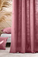 Vorhang mit Ösen Helios Baumwolle mit blickdichter Leinenstruktur marsala 140x260cm Vorhang Helios in Marsala im Schlafzimmer neben dem Bett, passende Kissen im gleichen Farbton