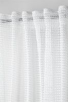 Vorhang Schal mit Multifunktionsband transparent Gitterstruktur weiß 140x260cm Oberer Rand des weißen Vorhangs mit Multifunktionsband und verdeckten Schlaufen auf der Gardinenstange