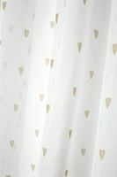 Vorhang Ösenvorhang transparent mit Herzen weiß beige 140x240cm Nahaufnahme des transparenten weißen Voile mit verstreuten kleinen Herzen in Beige