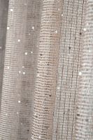 Vorhang Ösenvorhang transparent Streifen Metallic bronze beige 140x260cm Detailansicht der Metallic-Streifen in Bronze mit kleinen glänzenden Pailletten