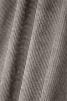 Thermovorhang Dandy Cord mit Multifunktionsband taupe 140x260cm Nahaufnahme der feinen Cordstruktur auf der Vorderseite des Thermovorhangs in Taupe