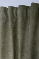 Thermovorhang Dandy Cord mit Multifunktionsband khaki 140x260cm Oberer Rand des Thermovorhangs in Khaki mit verdeckten Schlaufen auf der Gardinenstange