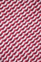 Decke Plaid Bellissima Zickzackmuster mit Quasten fuchsia rosa weiß 125x150cm Nahaufnahme des gewebten Zickzackmusters in Fuchsia, Rosa, Bordeaux und Weiß