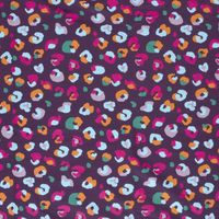 French Terry Stoff Leomuster aubergine pink orange French Terry Stoff mit buntem Leomuster in Pink, Orange und Hellblau auf Aubergine flach liegend im Rapport