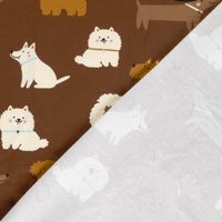 Sweat Stoff angeraut Hunde braun weiß karamell Umgeschlagene Ecke zeigt die kuschelweich angeraute Innenseite des Sweatstoffs