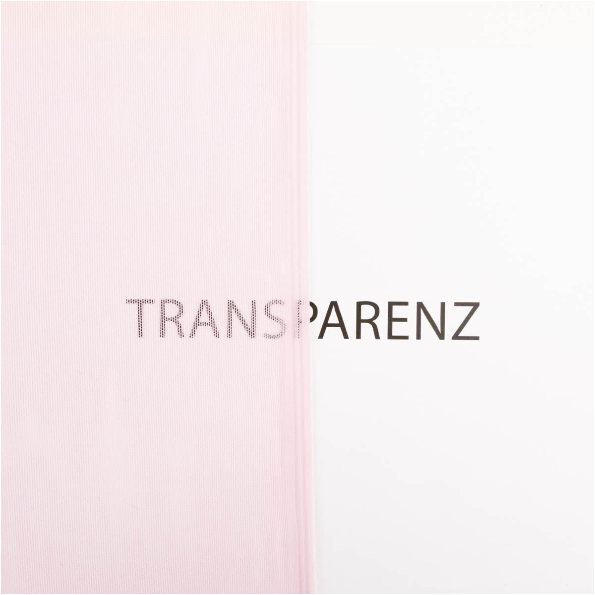 Tüll Stoff softer Stretchtüll mit 7% Elasthan uni rosa in 1,50m Breite halbtransparenter rosa Stretchtüll Stoff vor weißem Hintergrund, die Transparenz wird sichtbar gemacht