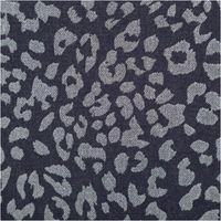 Jeansstoff Leo Leomuster bedruckt dunkelblau hellgrau 1,5m Breite dunkelblauer Jeansstoff mit hellgrauem Leomuster, Textilstruktur und Muster in Großaufnahme sichtbar