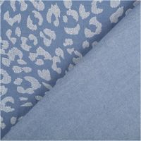 Jeansstoff Leo Leomuster bedruckt jeansblau hellgrau 1,5m Breite zwei Seiten von Jeansstoff, oben Leo-Muster in hellgrau auf jeansblau, unten einfarbig jeansblau nebeneinander gelegt
