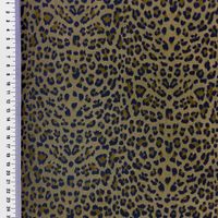Khakifarbener Stretch-Jeansstoff mit schwarzem Leomuster, flach liegend mit Zentimetermaß am Rand
