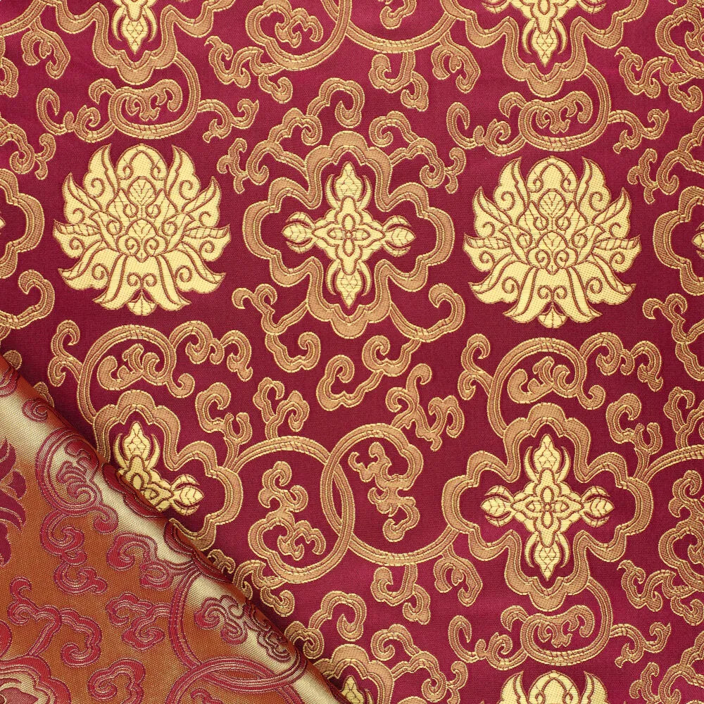 Jacquardstoff Brokat bordeaux gold – Glanz und Struktur der Ornamente im Licht Jacquardstoff Brokat bordeaux gold – Glanz und Struktur der Ornamente im Licht