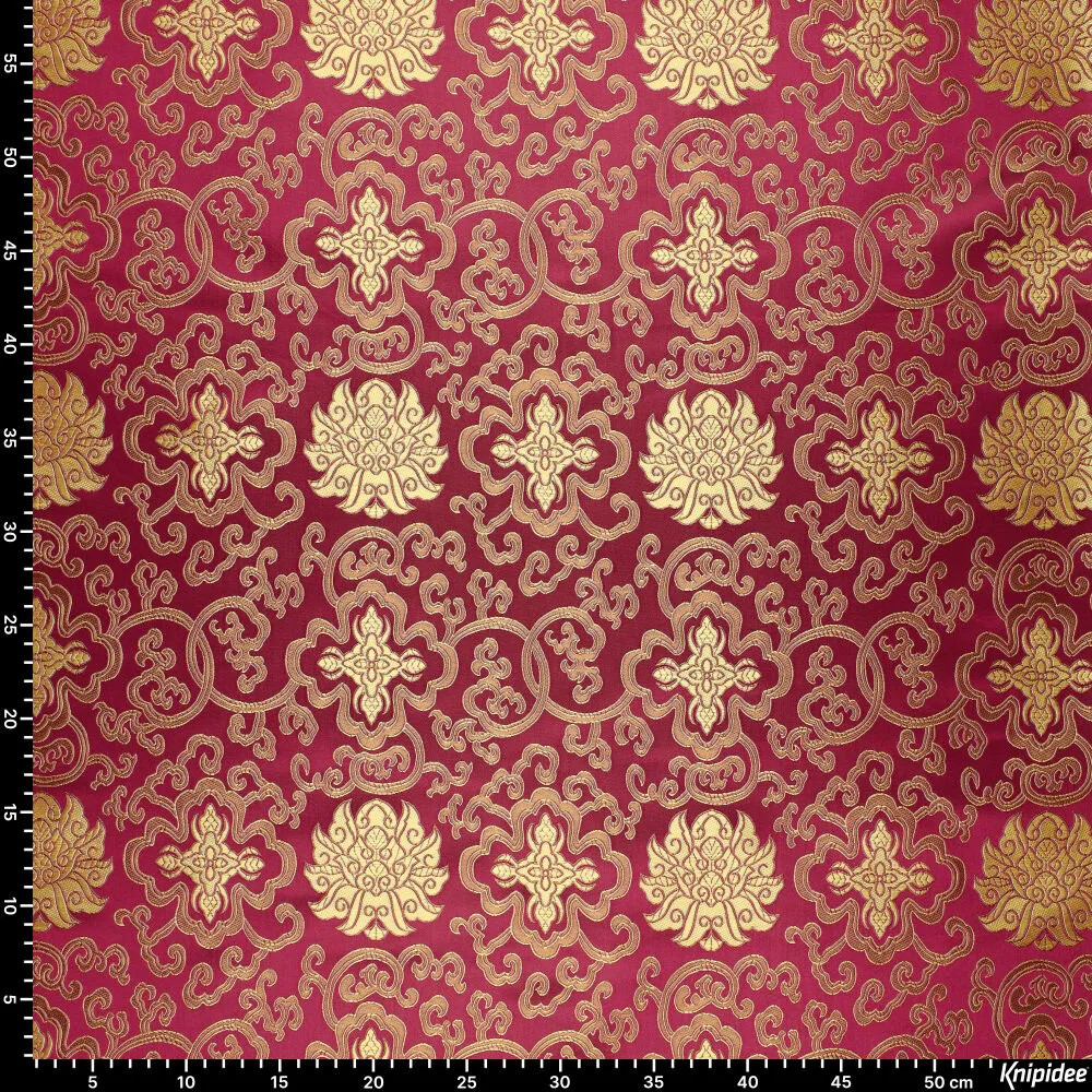 Brokatstoff Ornamente bordeaux gold mit Maßband – Größe des Musters Brokatstoff Ornamente bordeaux gold mit Maßband – Größe des Musters