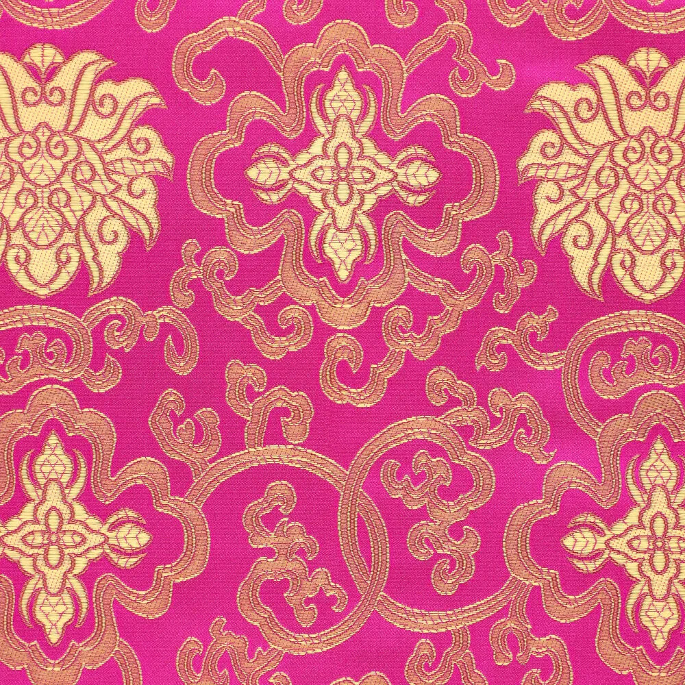 Brokatstoff pink gold in Nahaufnahme – eingewebte Ornamente und Ranken im Detail Brokatstoff pink gold in Nahaufnahme – eingewebte Ornamente und Ranken im Detail