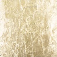 Nahaufnahme von goldfarbenem Crash Lamé Stoff mit metallic glänzender, geknitterter Oberfläche