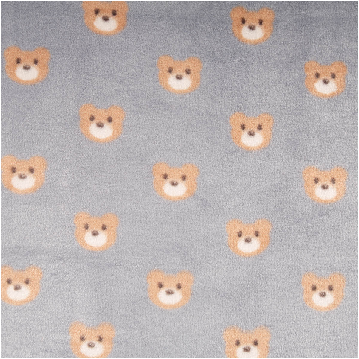 grauer Fleece Stoff mit braunen Teddybärenköpfen als Motiv in Nahaufnahme