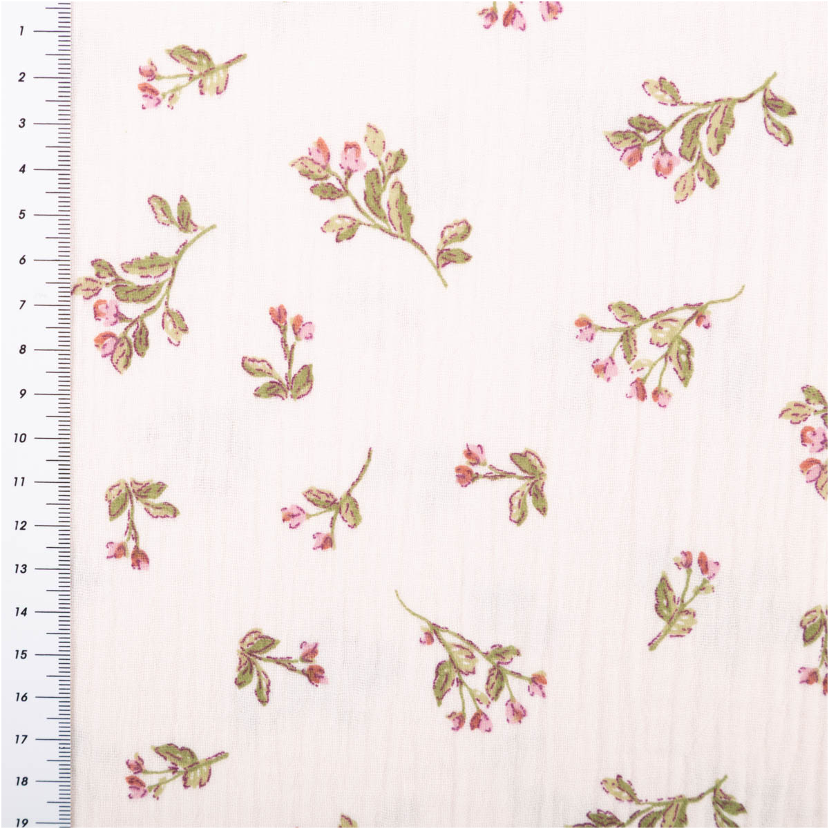 Musselin Stoff Baumwolle bedruckt Souella Blütenzweige zartrosa grün 1,30m Breite Musselin Baumwollstoff mit grün rosa Zweigen, Maßband am Rand, florales Motiv auf hellem Stoff
