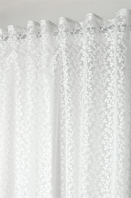 Voile Gisele weiß – Detail des Multifunktionsbands mit zarter floraler Struktur