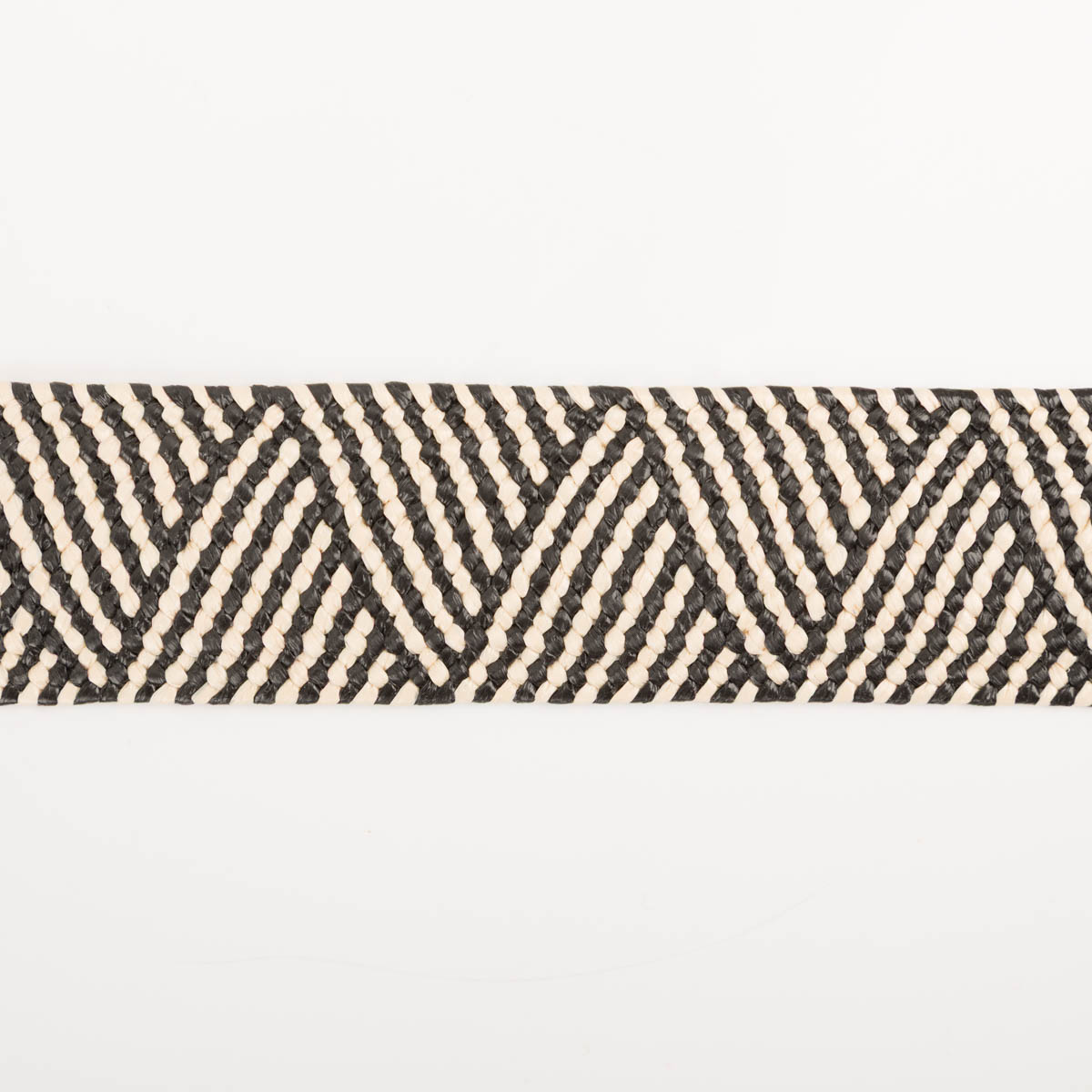 Gurtband elastisch Zickzack Jute-Optik schwarz weiß 5cm flach liegend in Nahaufnahme, Zickzackmuster in Jute-Optik