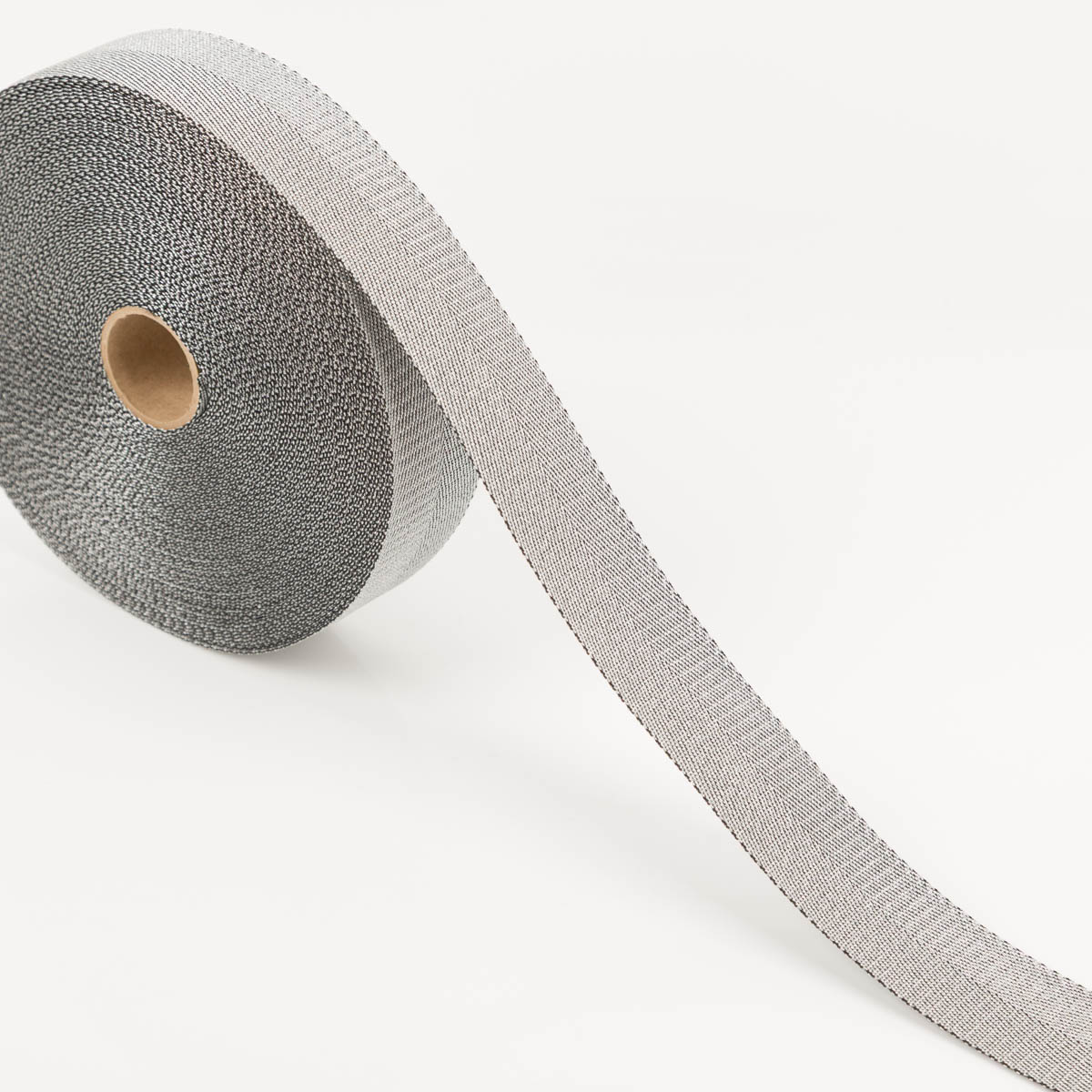 Gurtband metallic Lurex silber schwarz 4cm auf der Rolle, abgewickeltes Band mit metallischem Glanz