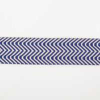 Gurtband doppeltes Zickzack marineblau 3,8cm flach liegend in Nahaufnahme, doppeltes Zickzack aus Polyester