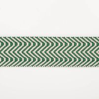 Gurtband doppeltes Zickzack grün 3,8cm flach liegend in Nahaufnahme, doppeltes Zickzack aus Polyester