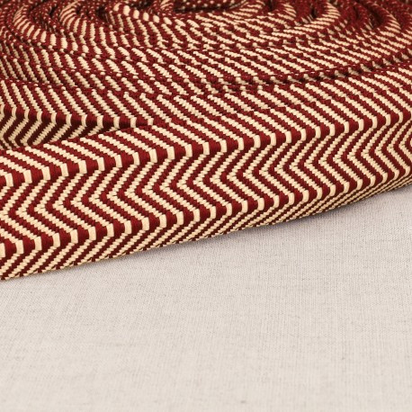 Gurtband doppeltes Zickzack bordeauxrot 3,8cm Breite – Farbe bordeauxrot als Meterware Gurtband doppeltes Zickzack bordeauxrot 3,8cm Breite – Farbe bordeauxrot als Meterware