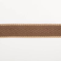 Gurtband Fischgrat braun 4cm flach liegend in Nahaufnahme, Fischgratmuster aus Baumwolle und Polyester