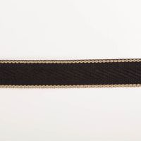 Gurtband Fischgrat schwarz 4cm flach liegend in Nahaufnahme, Fischgratmuster aus Baumwolle und Polyester