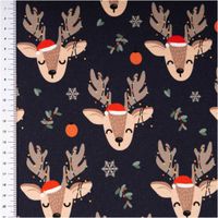Sweat Stoff angeraut Holly Weihnachten Rentiere Lichterkette dunkelblau beige von Swafing 1,50m Breite Sweatstoff mit Rentiergesichtern, Weihnachtsmütze und Lichterkette auf dunkelblauem Hintergrund, links Maßband