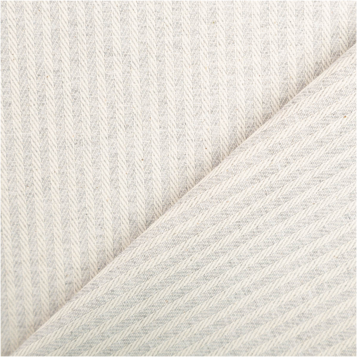 Dekostoff Dobby Streifen 3mm hellgrau beige 1,40m Breite zwei Lagen Dobby Streifen Stoff in hellgrau und beige diagonal übereinander gelegt