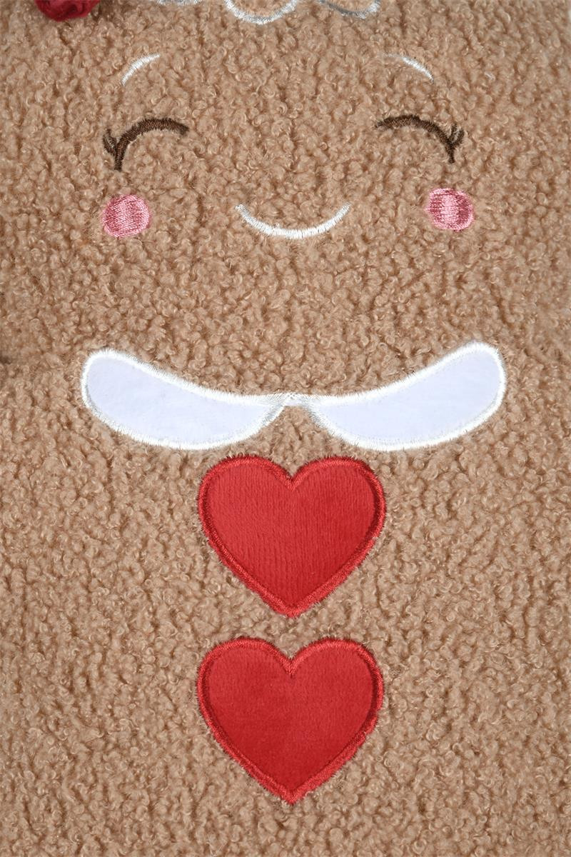 Detail Lebkuchenmädchen-Kissen: gesticktes Gesicht, weißer Kragen und rote Herzen auf Camel-Plüsch Detail Lebkuchenmädchen-Kissen: gesticktes Gesicht, weißer Kragen und rote Herzen auf Camel-Plüsch