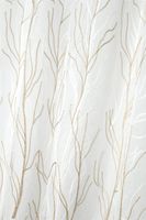 Nahaufnahme gestickte Gräser in Gold und Weiß auf transparentem Voile Nahaufnahme gestickte Gräser in Gold und Weiß auf transparentem Voile