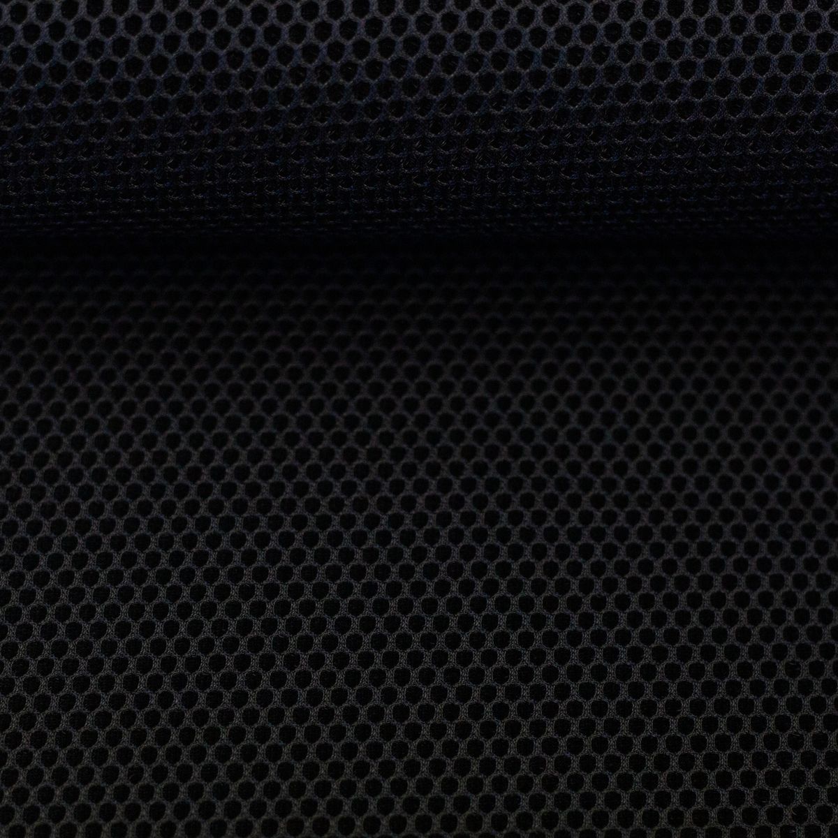 Mesh Stoff 3D Wabenstruktur schwarz auf dem Ballen – Meterware 150 cm breit Mesh Stoff 3D Wabenstruktur schwarz auf dem Ballen – Meterware 150 cm breit