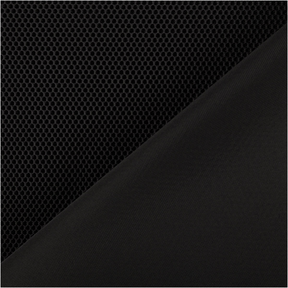 Mesh Stoff 3D Wabenstruktur Martindale 30.000 schwarz 150cm Stoffbreite schwarzer Mesh Stoff diagonal gefaltet, zeigt Ober- und Unterseite mit 3D Wabenstruktur