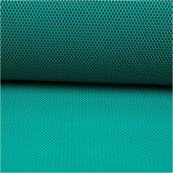 Mesh Stoff 3D Wabenstruktur Martindale 30.000 petrol schwarz 150cm Stoffbreite Nahaufnahme eines petrolfarbenen Meshstoffs mit Wabenstruktur, der Stoff liegt doppelt als Rolle